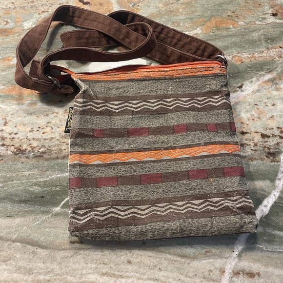 Laurel Burch Moroccan Mares
Crossbody Bag - Picture 2 of 3